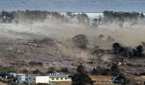 Major earthquake in Japan causes large tsunami