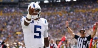 Indianapolis Colts QB Anthony Richardson pointing.