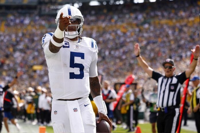 Indianapolis Colts QB Anthony Richardson pointing.