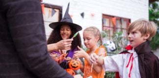 Children in costumes trick-or-treating on Halloween. (Photo/Getty Images)